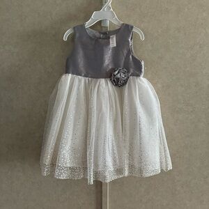 Beautiful Party dress silver and white with sparkles for girls size 3T